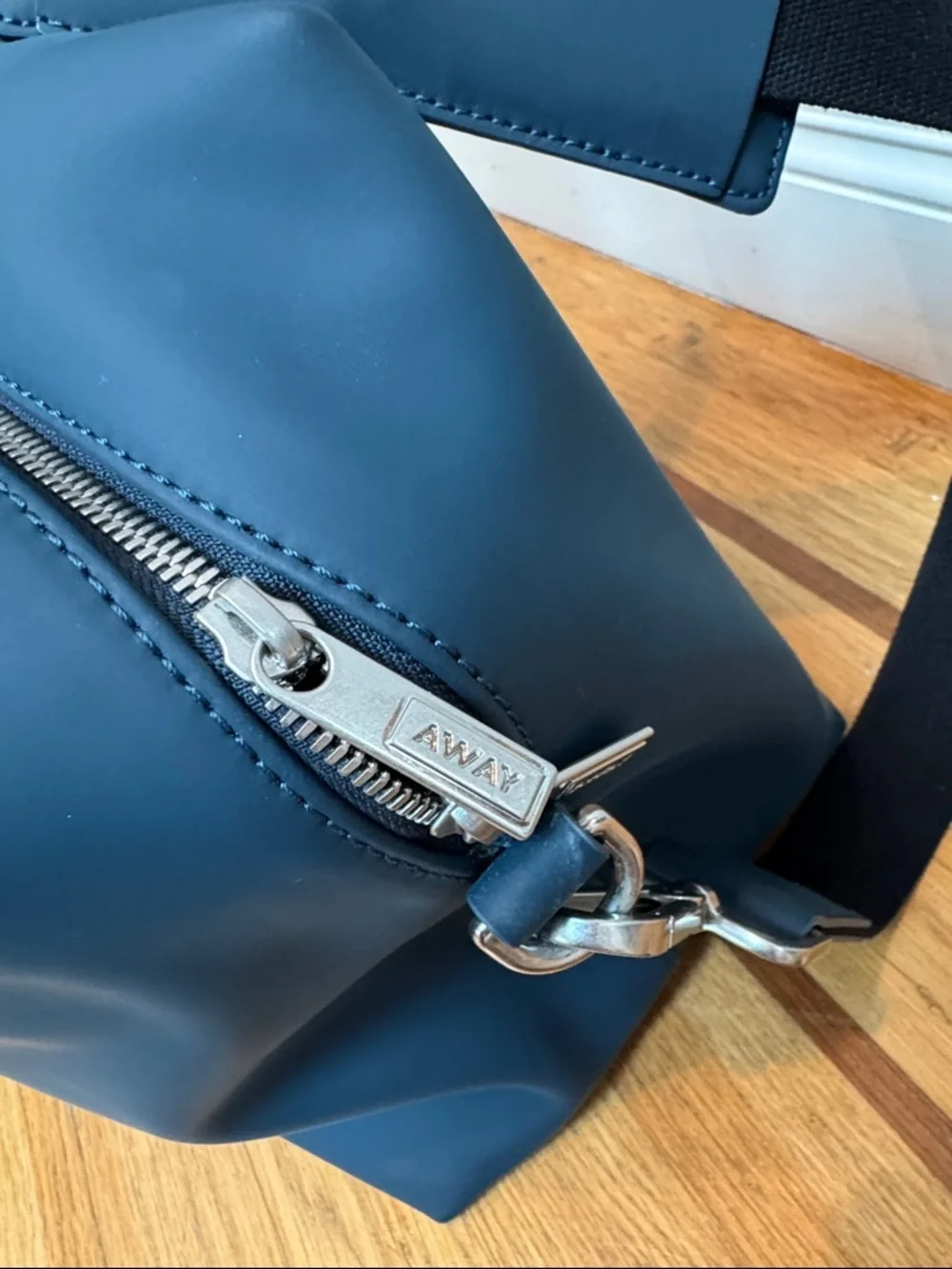 AWAY Everywhere Tote Bag/Carry-on Bag (The Original Bag) - Picture 3 of 9